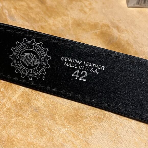 Harley Davidson Twin Eagle Belt Buckle – Gold Enamel – 42" Belt + Playing Cards - Picture 2 of 7